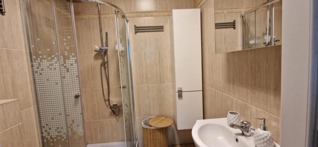 Apartment Rodzinne Zacisze - Dla 8 Osob - Pet Friendly - Dwie Osobne Sypialnie Z Parkingiem - Space